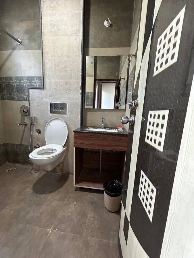 Hotel 7 Heavens Масурі Екстер'єр фото