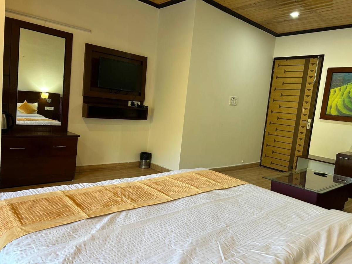 Hotel 7 Heavens Масурі Екстер'єр фото